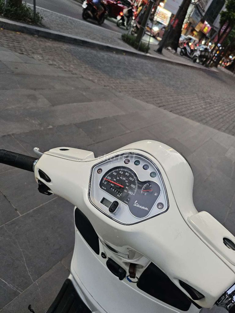 Cực đẹp GTS 125 3vie trắng. Mua bán Xe máy tại Quận Ba Đình Hà Nội được đăng bởi Bách hình 3