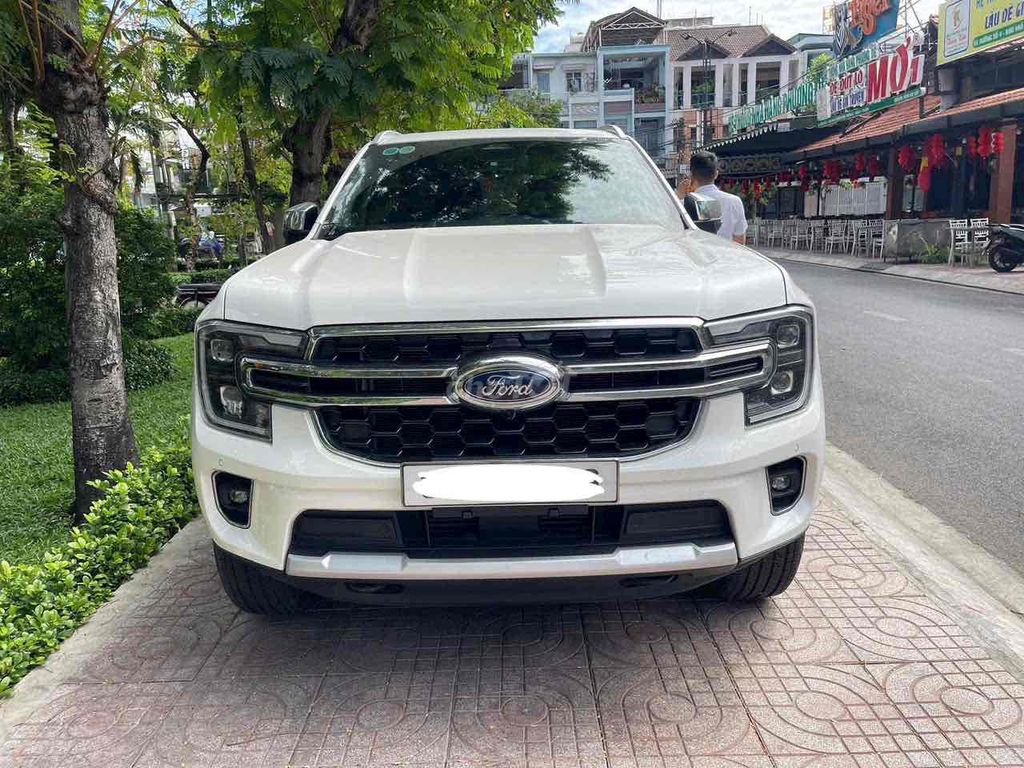 Ford Everest 2022 Titanium+ 2.0L AT 4x4 - 14000 km