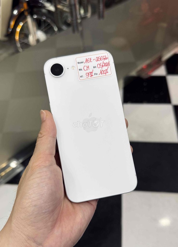 iPhone 16E 256GB Trắng P100% bh 05/26. Mua bán Điện thoại tại Quận Đống Đa Hà Nội được đăng bởi Lâm Bảo Tuyên hình 1