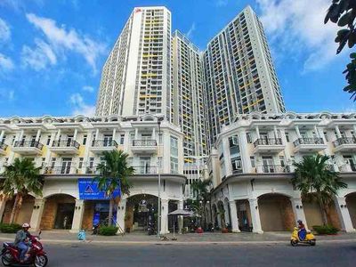 The Pegasuite 2pn2wc full nội thất view trực diện hồ bơi.