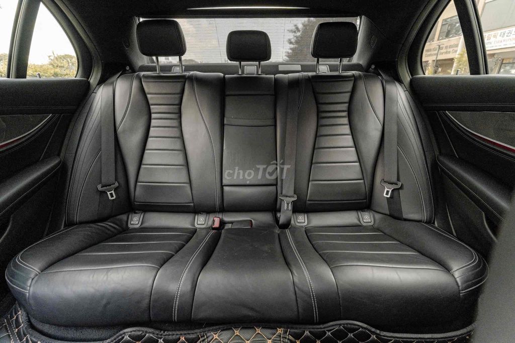 E300_AMG_2017 màu đen cá nhân siêu đẹp & siêu ngâu. Mua bán Ô tô tại Quận 7 Tp Hồ Chí Minh được đăng bởi Dương Phương hình 13