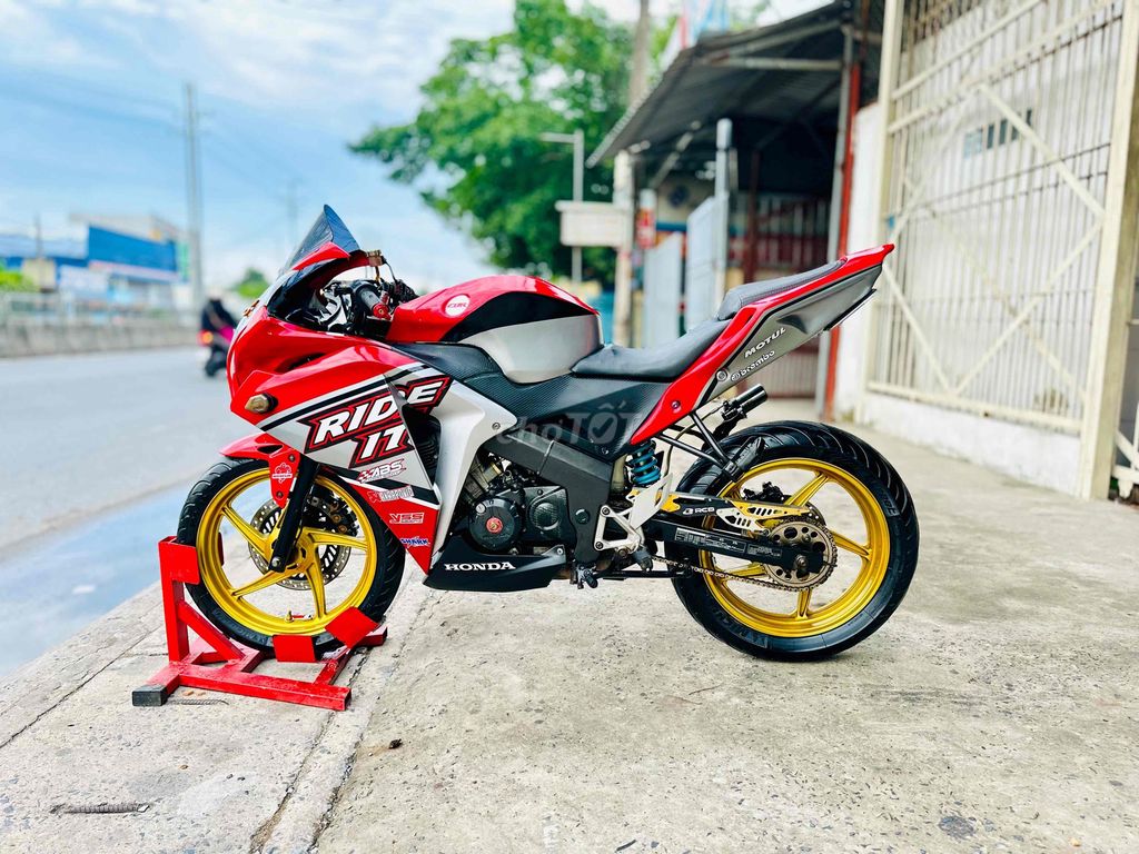 cbr 150 FI 6 số nhập thái 2011.. HQCN Có gl