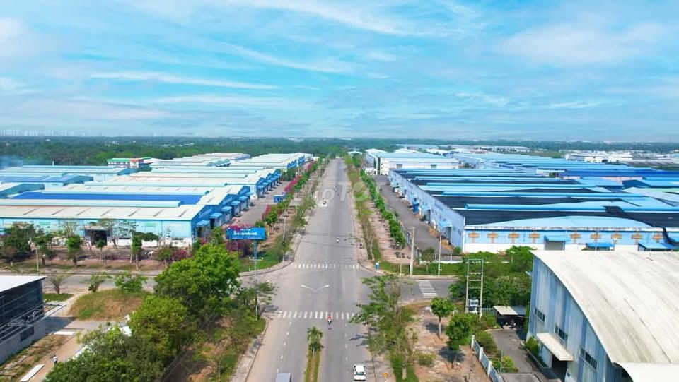 Cho thuê nhà xưởng hiện đại tại Tân An - DT: 10.000m2(xưởng: 4.000m2)