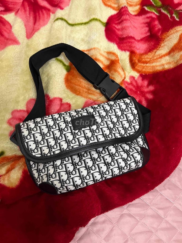 Túi đeo chéo Dior Unisex Mới. Mua bán Túi xách tại Quận Hải An Hải Phòng được đăng bởi Tên chưa cung cấp hình 1
