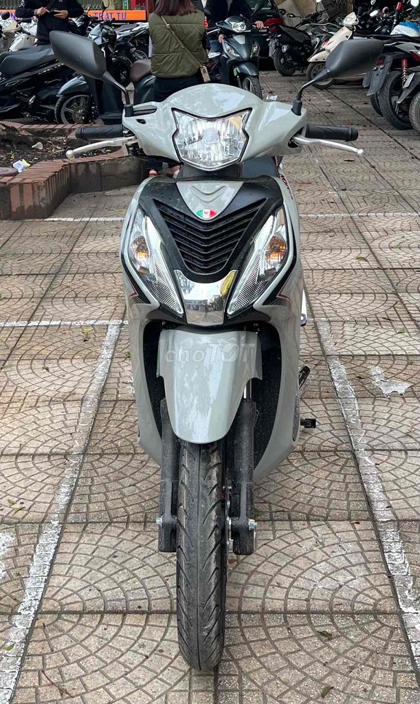 Bán xe Vision mầu Xám Xi măng. Mua bán Xe máy tại Quận Hà Đông Hà Nội được đăng bởi TRẦN CÔNG HÒA hình 4