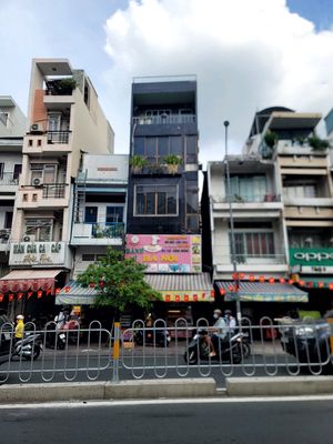 Bán gấp nhà 3 lầu, mặt tiền đường Hoàng Diệu, phường 9, quận 4. Mua bán nhà ở tại Quận 4 Tp Hồ Chí Minh được đăng bởi Văn Hải