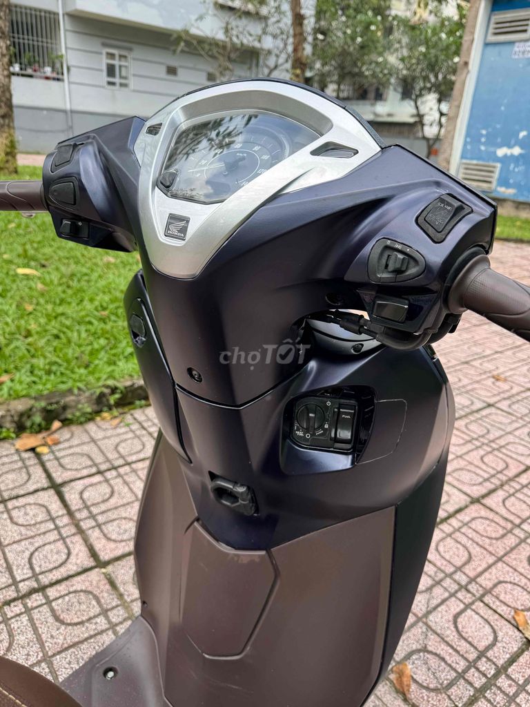 Honda Lead 125 12/2017 Smarkey Bs Lâm Đồng. Mua bán Xe máy tại Quận Gò Vấp Tp Hồ Chí Minh được đăng bởi Cầm Đồ Cường Phát hình 7