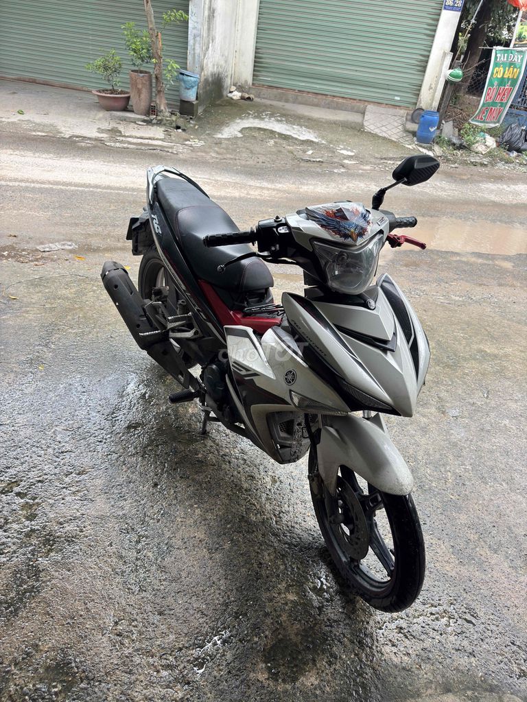 Yamaha Exciter 150, белая, красная, черная