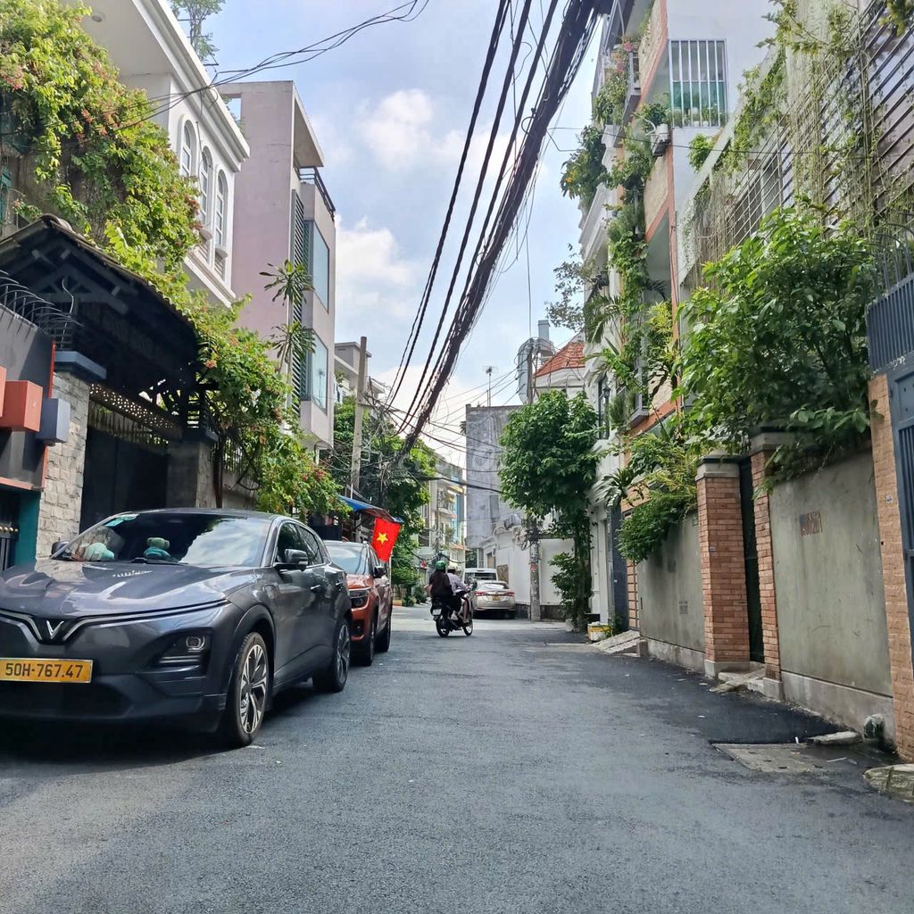 BÁN GẤP nhà 4Tầng - gần Bến xe Miền Đông - Bình Thạnh
