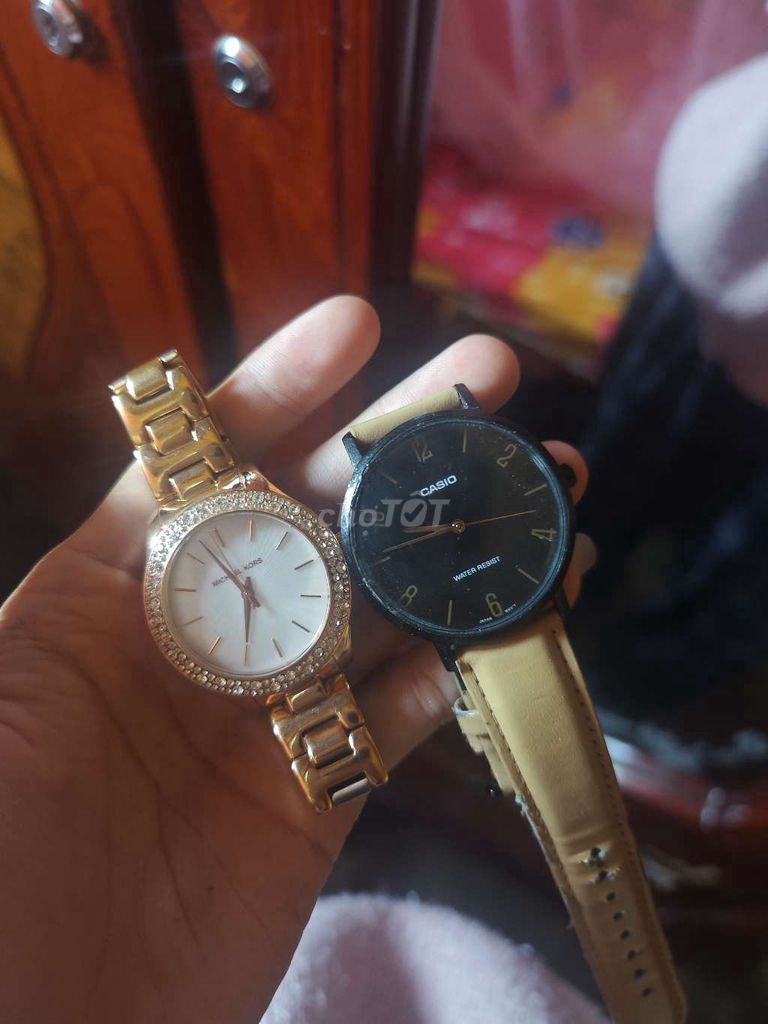 Đồng hồ Michael Kors Nữ Vàng đồng. Mua bán Đồng hồ tại Huyện Di Linh Lâm Đồng được đăng bởi Trần Ngọc Gia Bảo hình 1