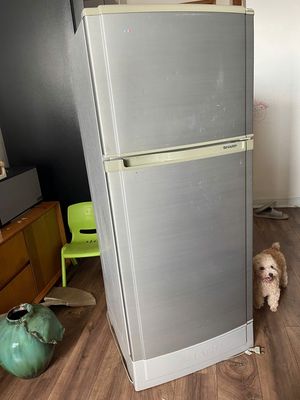 Tủ lạnh sharp 130l hàng nhà dùng chưa sửa bao giờ. Mua bán Tủ lạnh tại Quận Thanh Xuân Hà Nội được đăng bởi liên lê