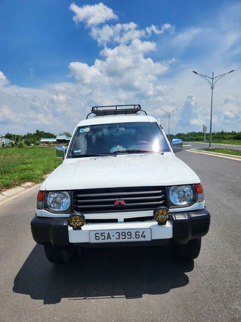 Mitsubishi Pajero 9 chỗ - nhập Nhật -1995