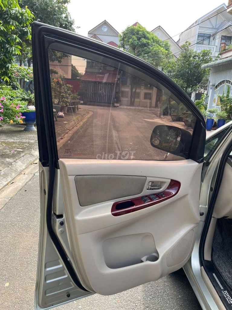 Toyota Innova 2006 G - 145000 km giá rẻ. Mua bán Ô tô tại Thành phố Dĩ An Bình Dương được đăng bởi Huy Luân Auto hình 5