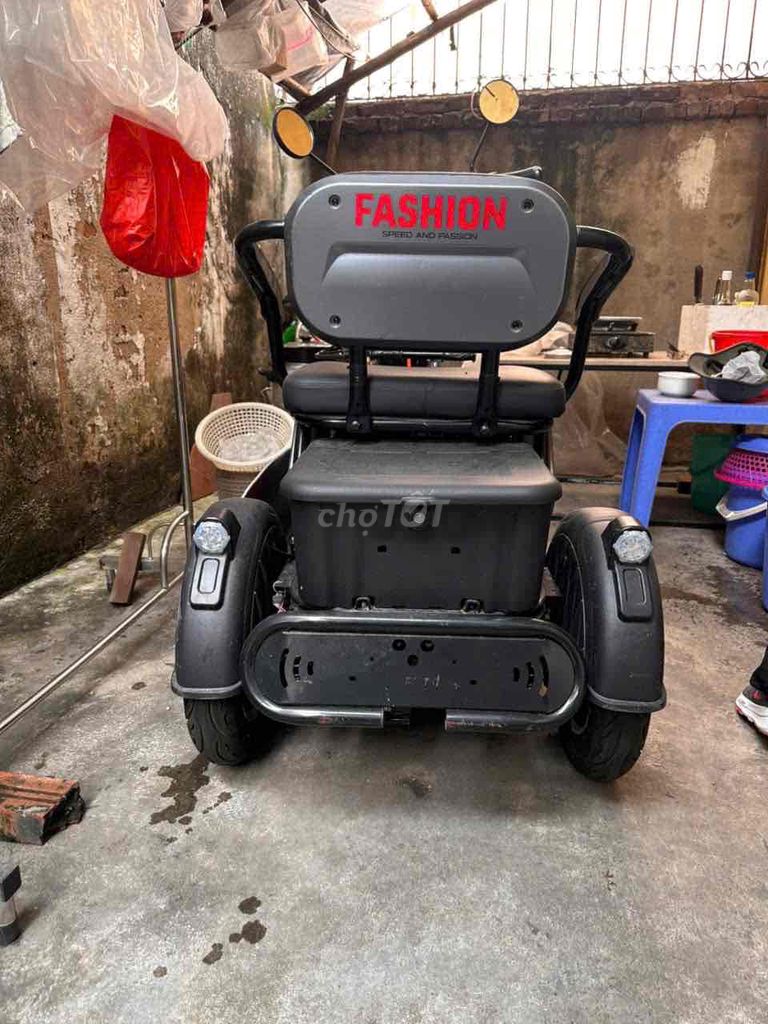 Xe điện 3 bánh màu Đen đã sử dụng
