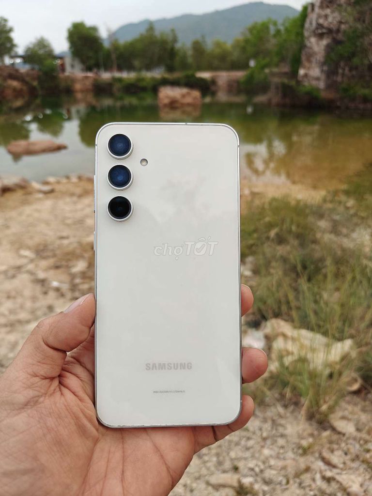 Samsung S23 FE 8GB/128GB chính hãng/zin đẹp 98%. Mua bán Điện thoại tại Quận Ninh Kiều Cần Thơ được đăng bởi QYN hình 1
