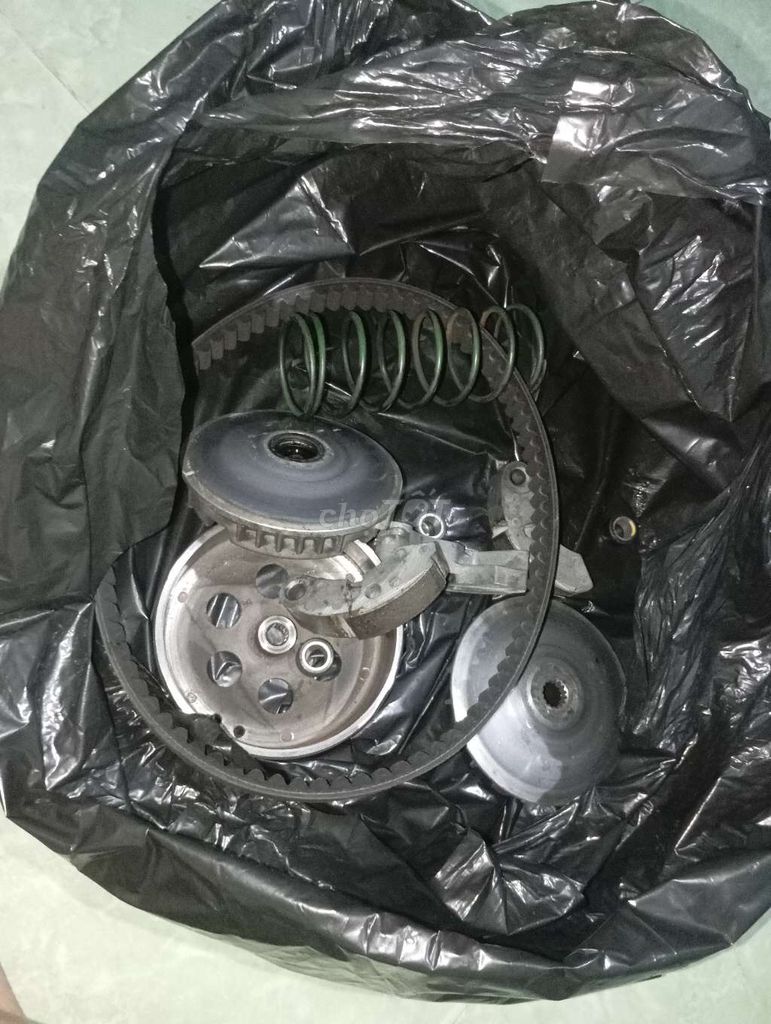 Phụ tùng Yamaha Luvias Bố 3 càng đã dùng. Mua bán Phụ tùng xe tại Huyện Phú Tân An Giang được đăng bởi phi hình 1