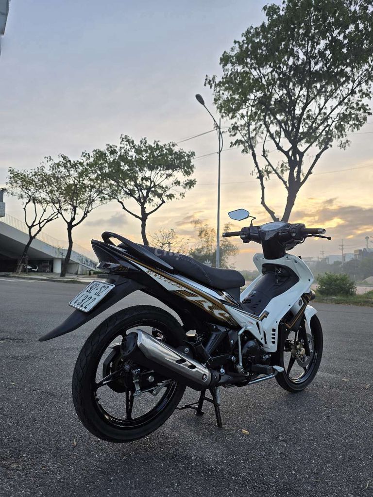 Yamaha Exciter 1S94 2010 Trắng đen vàng. Mua bán Xe máy tại Quận Cẩm Lệ Đà Nẵng được đăng bởi Ngạo Thiên hình 6