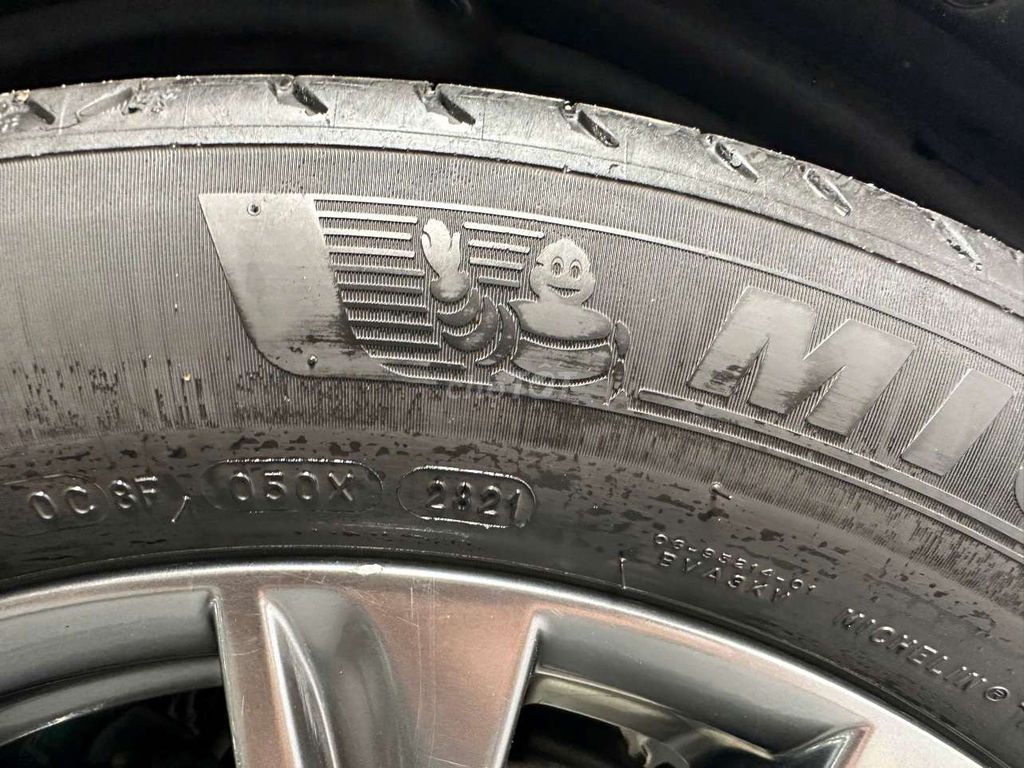 Mazda CX8 2020 Premium AWD 2.5L, 2 cầu,màu xám. Mua bán Ô tô tại Quận Bình Tân Tp Hồ Chí Minh được đăng bởi Son Do hình 19