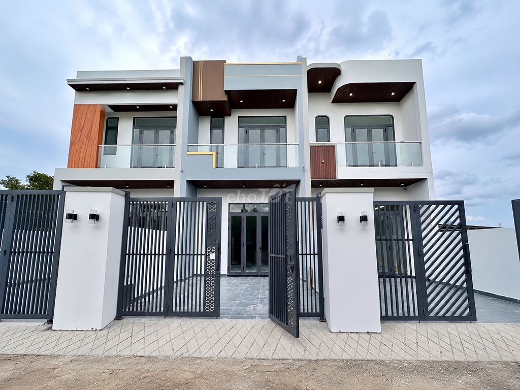 🏡BÁN NHÀ 1 Trệt 1 Lầu mới hoàn thiện nằm trong KDC - chỉ 600 triệu