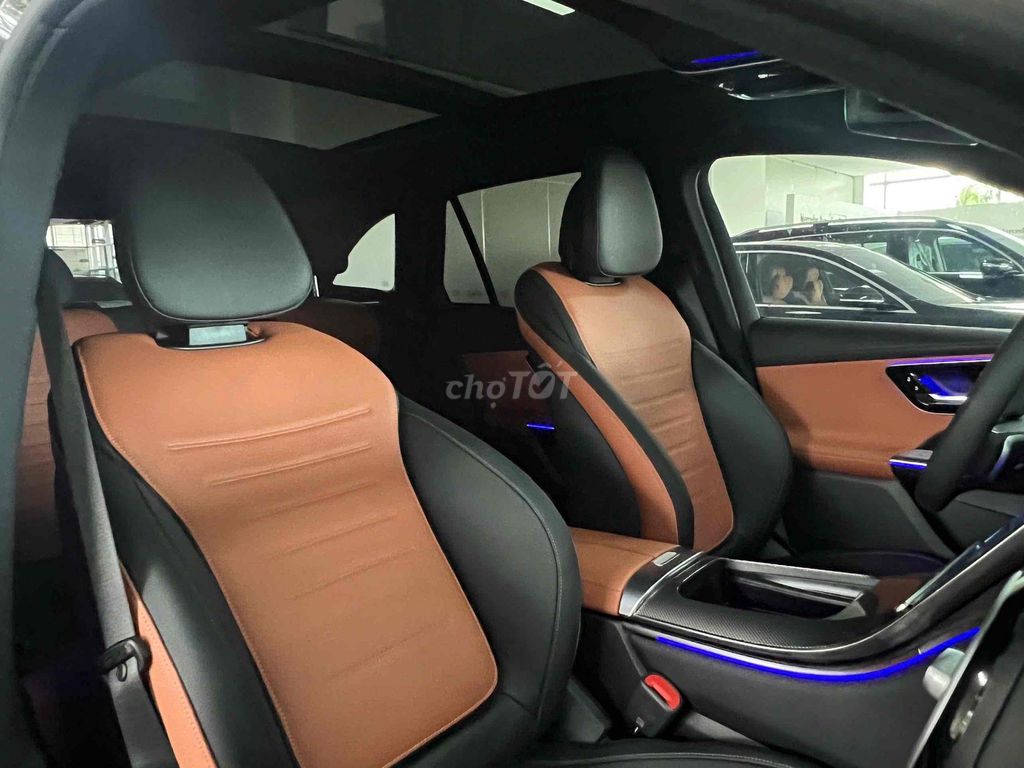 Cần bán GLC300 lướt chuẩn 1.000km. Mua bán Ô tô tại Quận 7 Tp Hồ Chí Minh được đăng bởi Huy Huỳnh hình 8