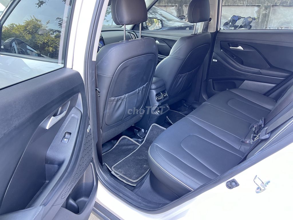 Hyundai Creta cao cấp 2023 “8 nghìn km” như mới 6x. Mua bán Ô tô tại Quận Cầu Giấy Hà Nội được đăng bởi Xe Cũ Dương Đô hình 4
