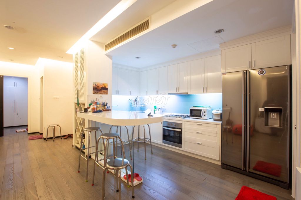 Аренда · 3 комн. · 110 м² · Quận 3, ул. Bà Huyện Thanh Quan