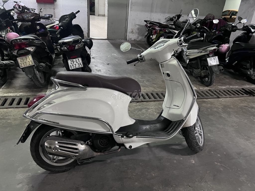 Скутер Piaggio Vespa Sprint, белый