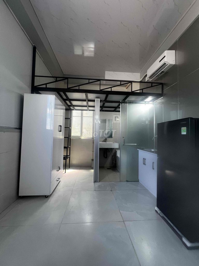Phòng full nội thất cách BV Lê Văn Việt 200m