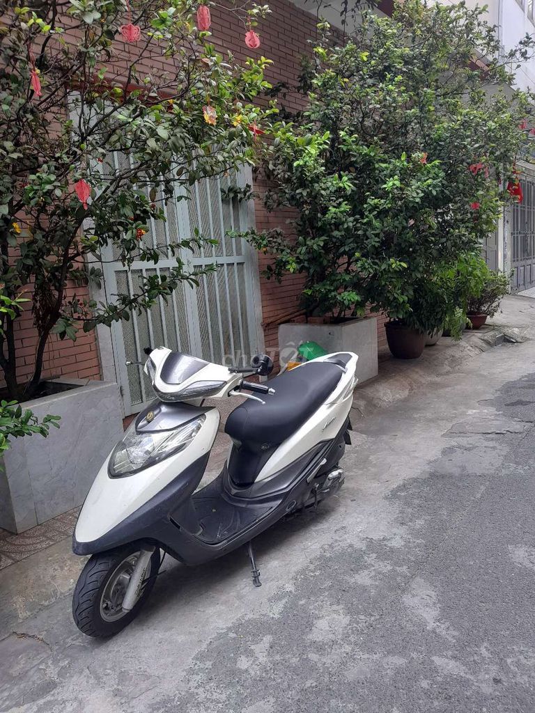 SYM Attila Đĩa Bay Trắng Xăng