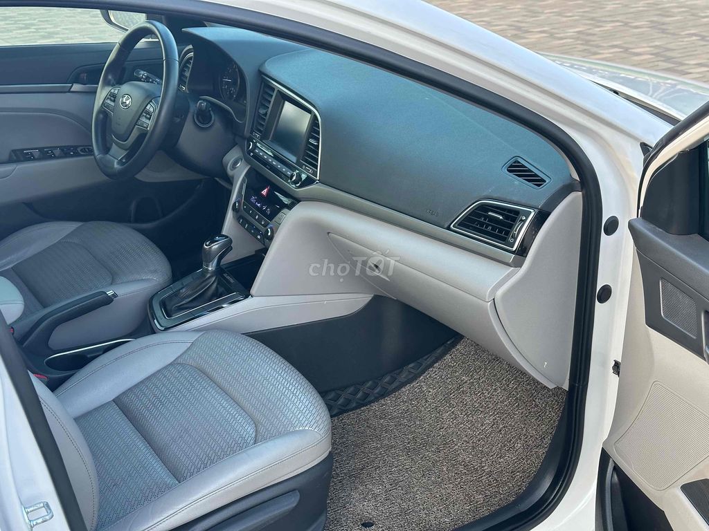 Hyundai Elantra 2017 2.0 AT - 96.000km - Mới về! Hàng HOT!💥💥💥