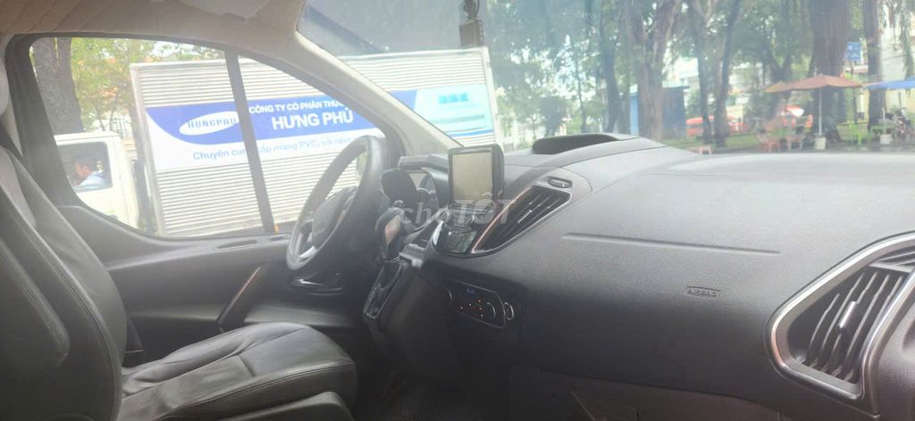 Ford Tourneo 2019 Titanium 2.0 AT - 189274 km. Mua bán Ô tô tại Quận Bình Tân Tp Hồ Chí Minh được đăng bởi THIEN TRIET hình 4
