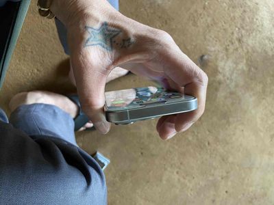 cần bán 1 em ip 15 pro 128 màu titan sim vật lý. Mua bán Điện thoại tại Huyện Đắk Song Đắk Nông được đăng bởi tân