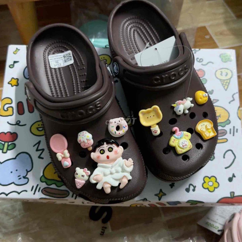 Dép Crocs Nhựa Nhiều màu Unisex. Mua bán Giày dép tại Quận Tân Phú Tp Hồ Chí Minh được đăng bởi Tran Tran hình 1