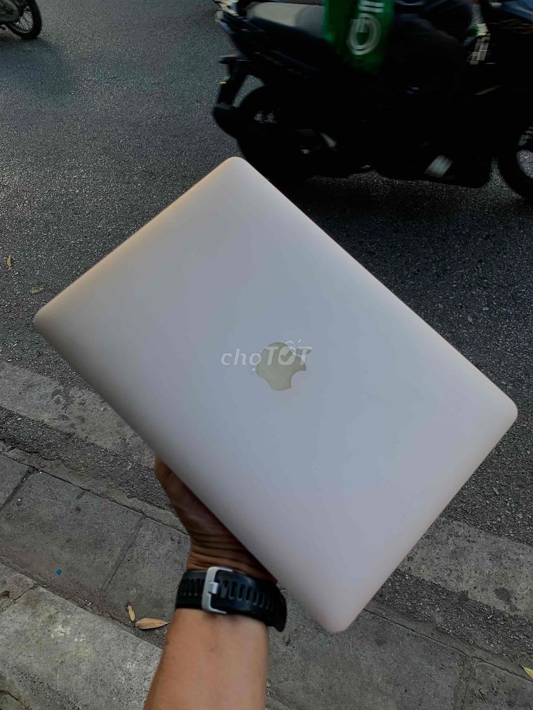 Bán/giao lưu Macbook 12 inch Retina 2017 8GB/512GB. Mua bán Laptop tại Quận Hoàng Mai Hà Nội được đăng bởi VANH AT Mobile Hitech 766 Trương Định HN hình 1