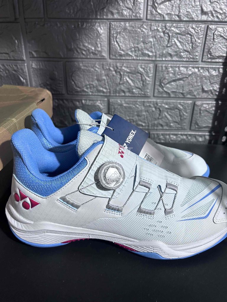 Giày cầu lông Yonex SHB88D3 size 42 new chỉ đi thu. Mua bán Giày dép tại Quận Nam Từ Liêm Hà Nội được đăng bởi Giày Cầu Lông Lướt  hình 1