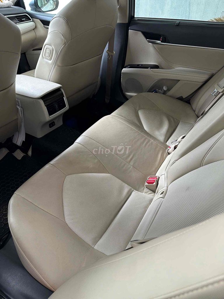 Toyota Camry 2020 2.5Q - 34000 km- 320Tr Trả Trươc. Mua bán Ô tô tại Quận Ninh Kiều Cần Thơ được đăng bởi Thái Thanh hình 3