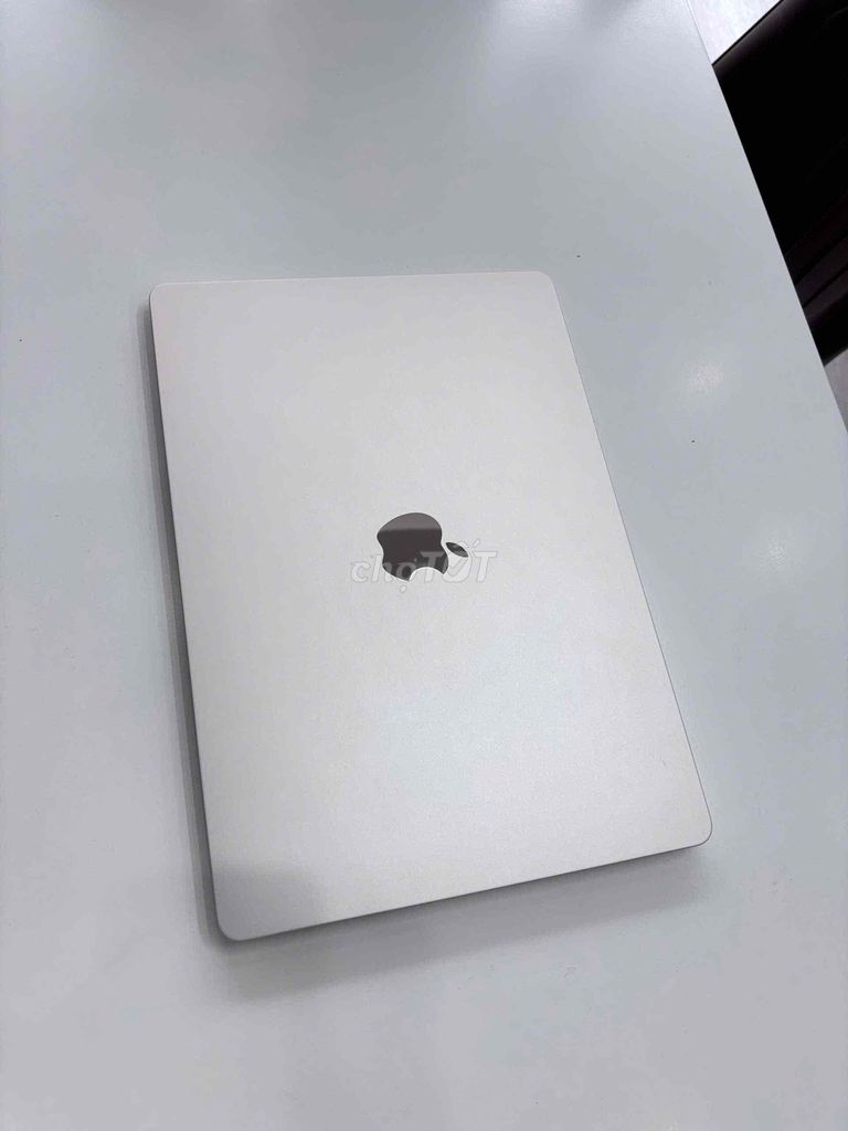 Macbook Air M2 15 inch 8GB/256GB Bạc Pin 93 938383. Mua bán Laptop tại Quận Ninh Kiều Cần Thơ được đăng bởi Quý Mobile Cần thơ hình 1