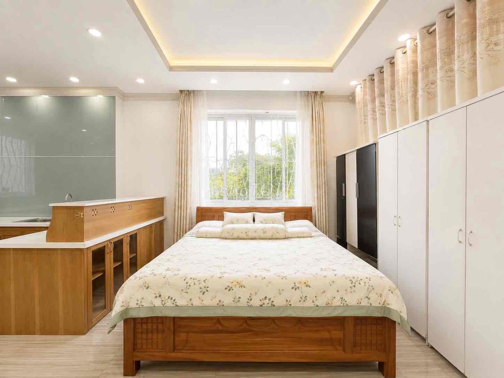 Аренда · 1 комн. · 80 м² · Quận 1, ул. Đường Trần Khắc Chân