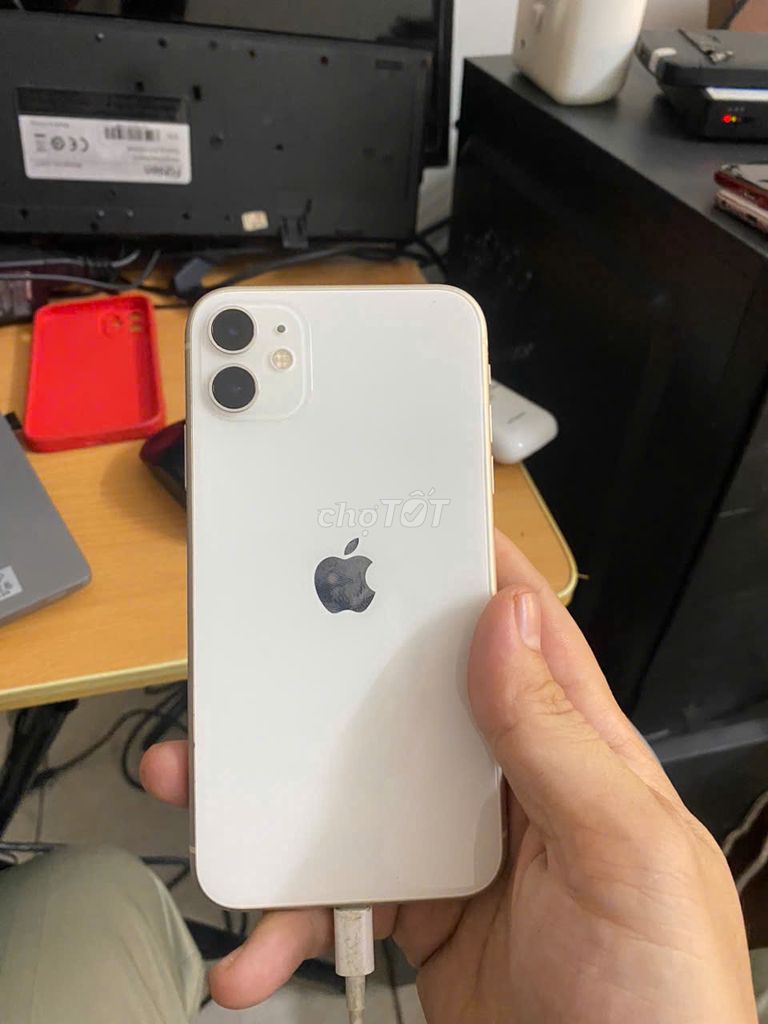 Apple iPhone 11 Trắng Kép. Mua bán Điện thoại tại Quận Long Biên Hà Nội được đăng bởi Nam Onehousing hình 1