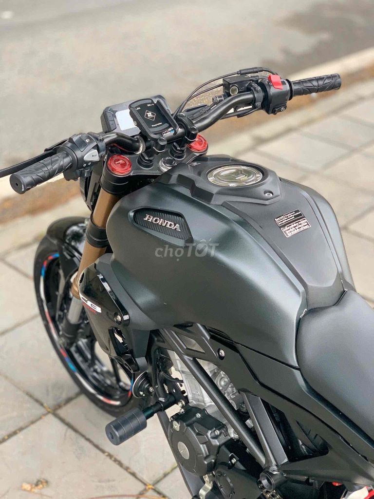 HONDA CB150R ABS FI cuối chót- xe lướt đẹp. Mua bán Xe máy tại Quận Cầu Giấy Hà Nội được đăng bởi Tong motor xe may hình 11