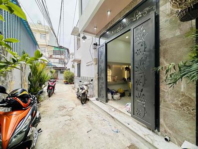 Nhà phố 25 m² · 2 PN · Đường Thống Nhất