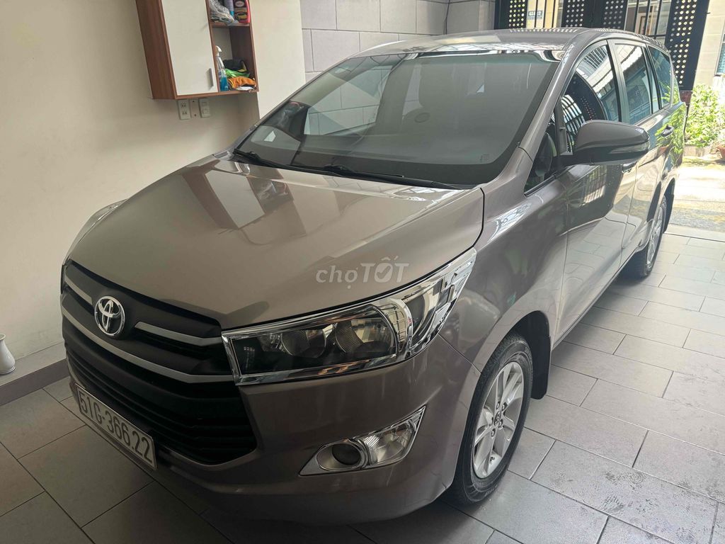 Toyota Innova 2017 Số sàn Nệm da 7 chỗ