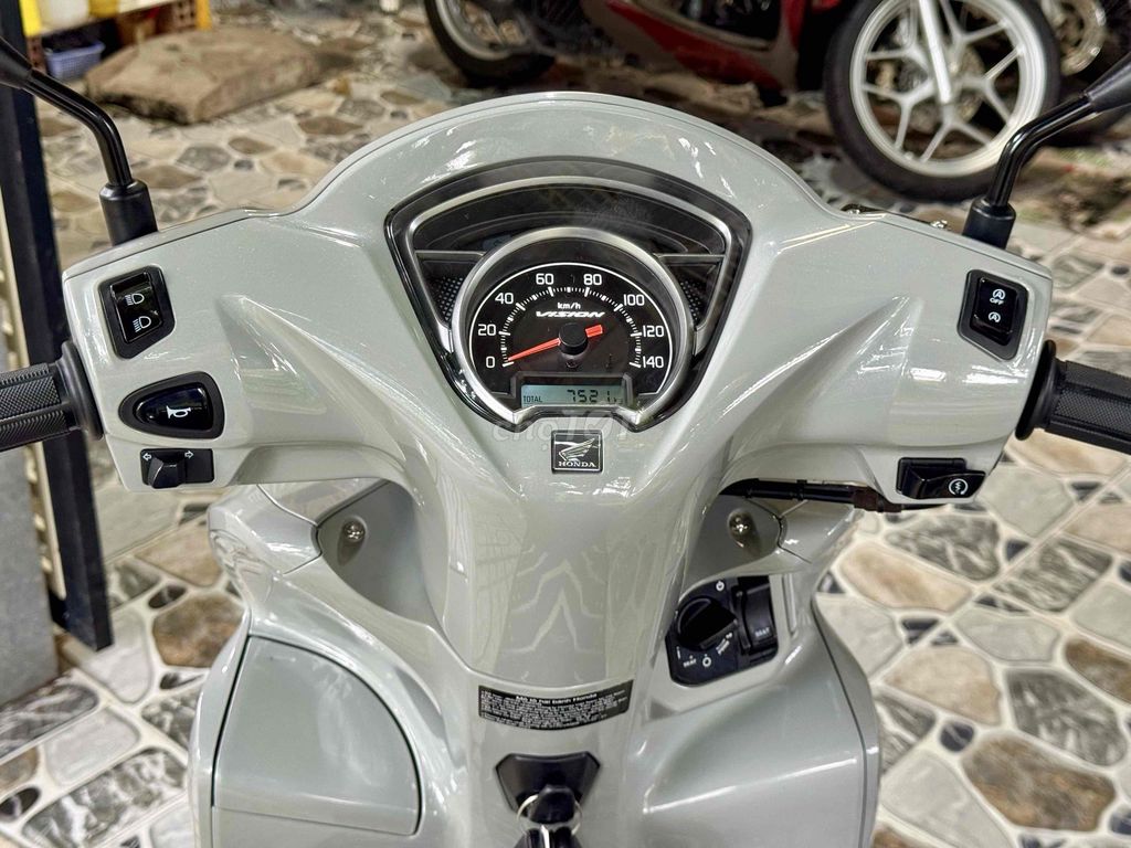 Vision Bản Thể Thao Màu Hott bs 65H1 Chính Chủ. Mua bán Xe máy tại Quận Ô Môn Cần Thơ được đăng bởi Tiến Tạp Hoá  hình 5