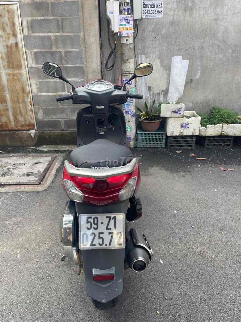 Honda Dylan Đỏ máy em, biển số thành phố. Mua bán Xe máy tại Thành phố Thủ Đức Tp Hồ Chí Minh được đăng bởi Bảo An hình 4