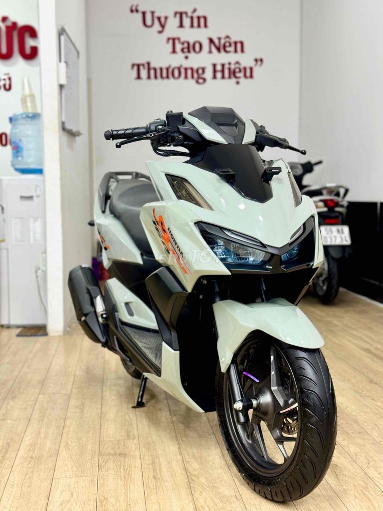 Honda Vario160 CBS màu XXM BSTP 9 chủ ký giấy