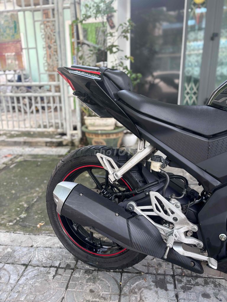 cần bán yamaha R15 V3 bstp chính chủ. Mua bán Xe máy tại Quận Cẩm Lệ Đà Nẵng được đăng bởi Minh Đức Nguyễn hình 3