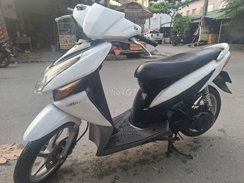 Click giấy tờ đầy đủ hợp lệ.  Máy bao êm. Mua bán Xe máy tại Quận 12 Tp Hồ Chí Minh được đăng bởi Chúc  hình 2