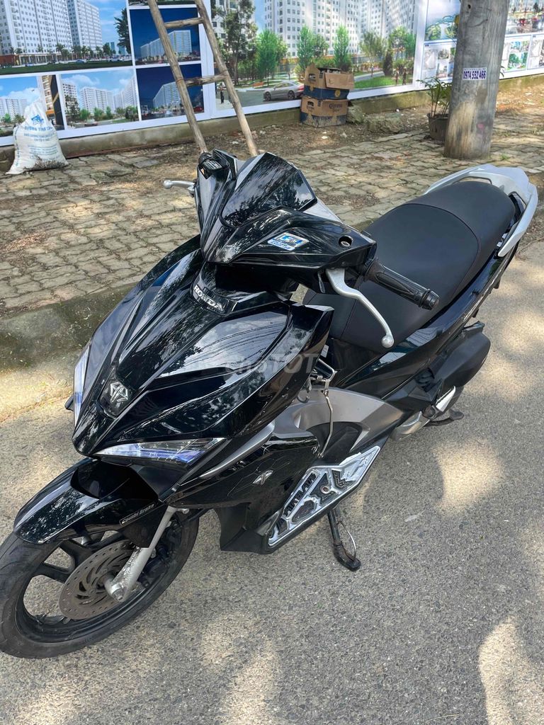 Honda Air Blade 2017 Đen. Mua bán Xe máy tại Quận Cẩm Lệ Đà Nẵng được đăng bởi Toàn Đây  hình 2