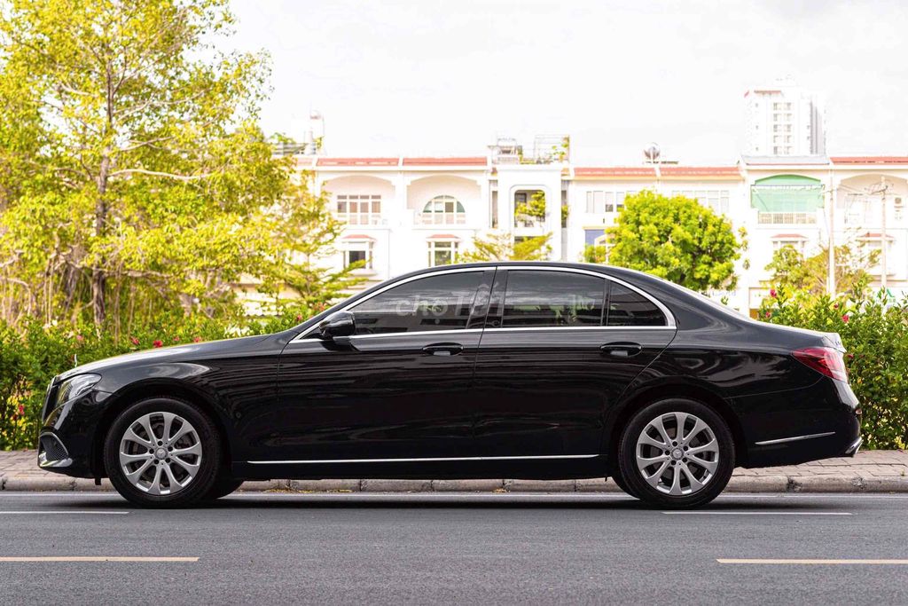 E200 - 2017 đẳng cấp doanh nhất giá rẻ siêu đẹp. Mua bán Ô tô tại Quận 7 Tp Hồ Chí Minh được đăng bởi Dương Phương hình 6