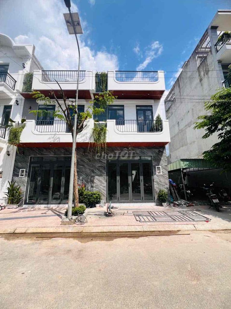 Nhà mới 2 lầu đường 12 4,48 tỷ. Mua bán Nhà ở tại Quận 12 Tp Hồ Chí Minh được đăng bởi My An hình 6